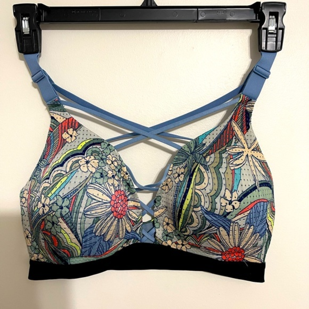 Victoria Sport Lightweight by Victoria’s Secret Sports Bra | Floral‎ | Size 34D